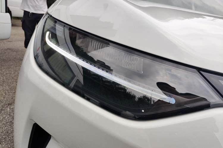 Used Leapmotor C11 2024 All-Electric 580 Luxury Edition Right Front Headlight