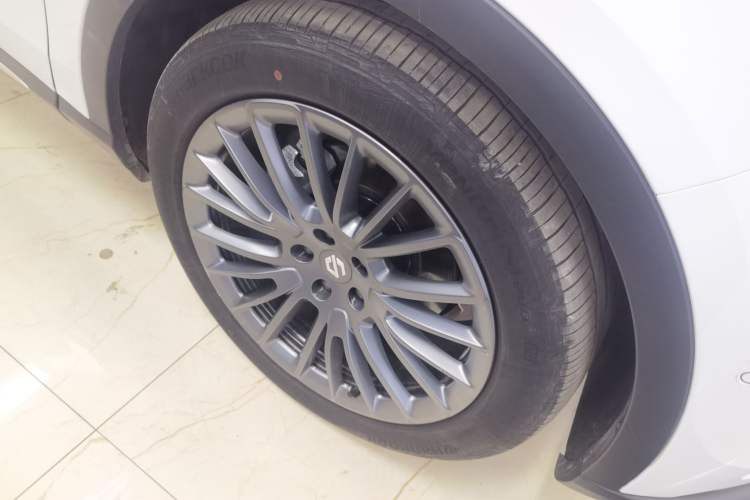 Used Leapmotor C11 2024 All-Electric 580 Luxury Edition Right Front Wheel Hub