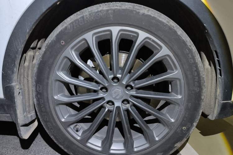 Used Leapmotor C11 2024 All-Electric 580 Luxury Edition Right Front Wheel Hub