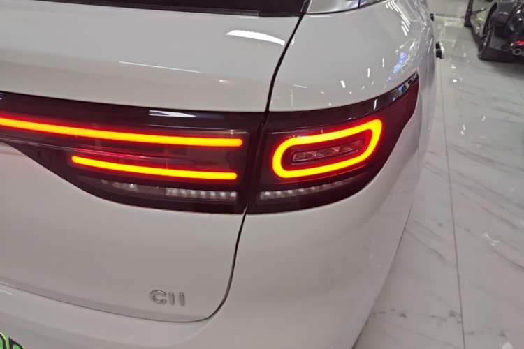 Used Leapmotor C11 2024 All-Electric 580 Luxury Edition Right Rear Taillight