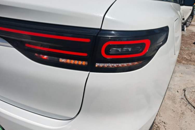 Used Leapmotor C11 2024 All-Electric 580 Luxury Edition Right Rear Taillight