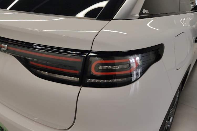 Used Leapmotor C11 2024 All-Electric 580 Luxury Edition Right Rear Taillight