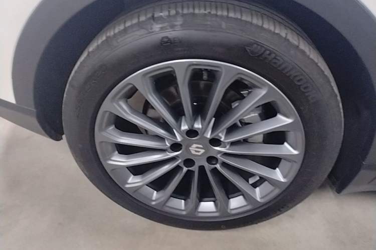 Used Leapmotor C11 2024 All-Electric 580 Luxury Edition Right Rear Wheel Hub