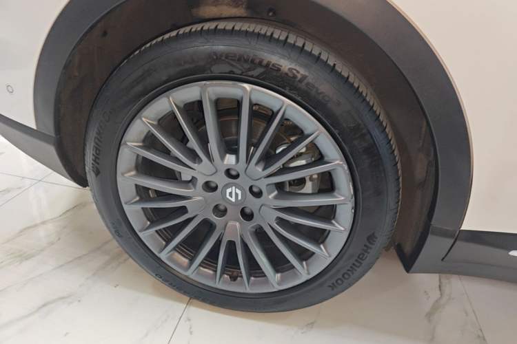 Used Leapmotor C11 2024 All-Electric 580 Luxury Edition Right Rear Wheel Hub