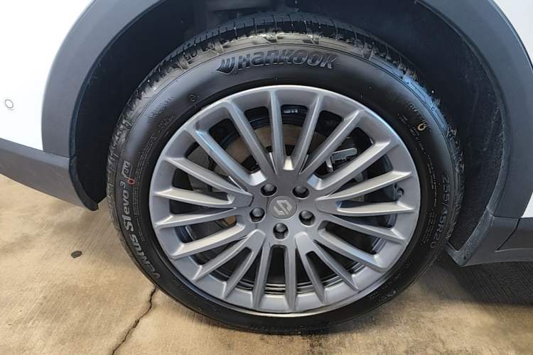 Used Leapmotor C11 2024 All-Electric 580 Luxury Edition Right Rear Wheel Hub