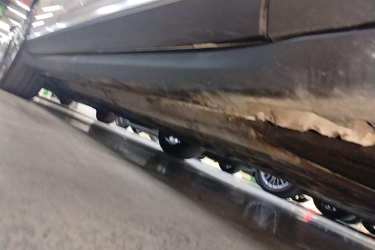 Used Leapmotor C11 2024 All-Electric 580 Luxury Edition Right Side Sill