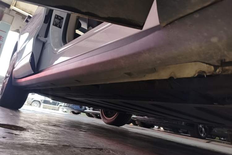 Used Leapmotor C11 2024 Range-Extended 300 Luxury Edition Right Side Sill