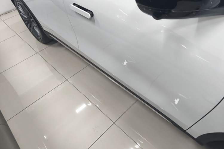 Used Leapmotor C11 2024 All-Electric 580 Luxury Edition Right Side Sill