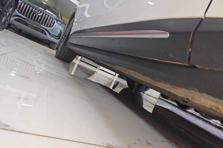 Used Leapmotor C11 2024 All-Electric 580 Luxury Edition Right Side Sill