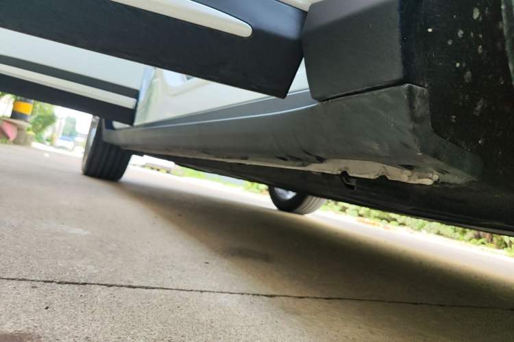 Used Leapmotor C11 2024 All-Electric 580 Luxury Edition Right Side Sill