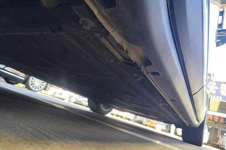 Used Leapmotor C11 2024 All-Electric 580 Luxury Edition Right Side Sill