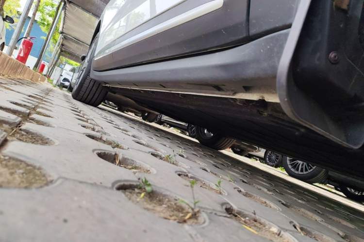 Used Leapmotor C11 2024 All-Electric 580 Luxury Edition Right Side Sill