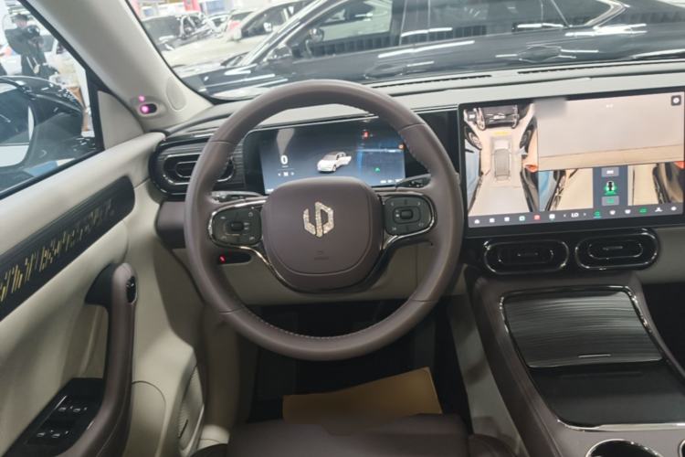 Used Leapmotor C11 2024 All-Electric 580 Luxury Edition Steering Wheel