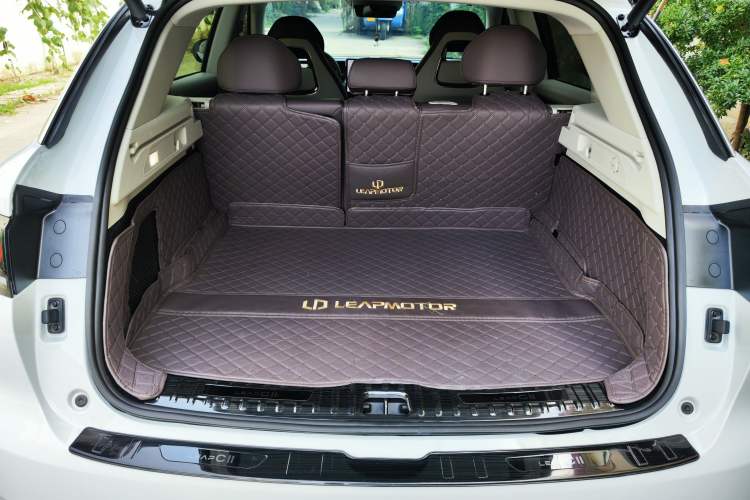 Used Leapmotor C11 2024 All-Electric 580 Luxury Edition Trunk