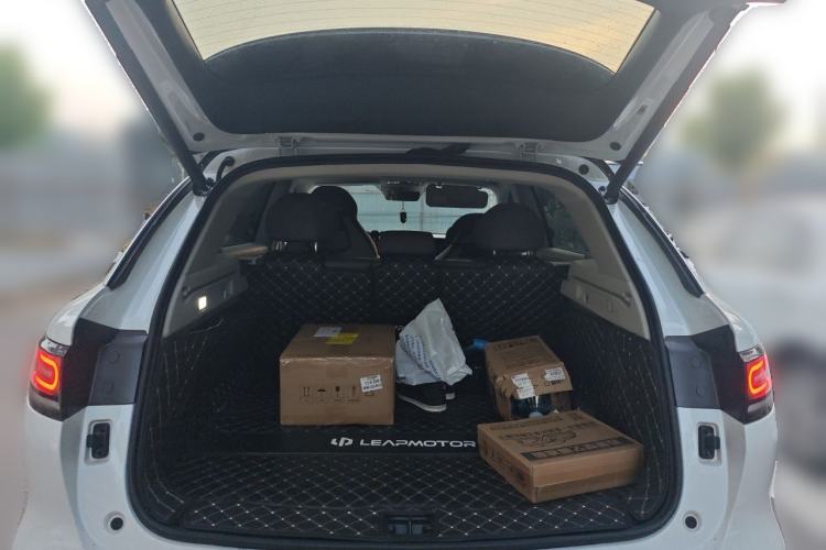 Used Leapmotor C11 2024 Range-Extended 300 LiDAR Edition Trunk