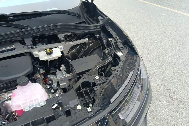 Used Leapmotor C11 2026 Range-Extended 300 LiDAR Prestige Edition Engine Bay Left