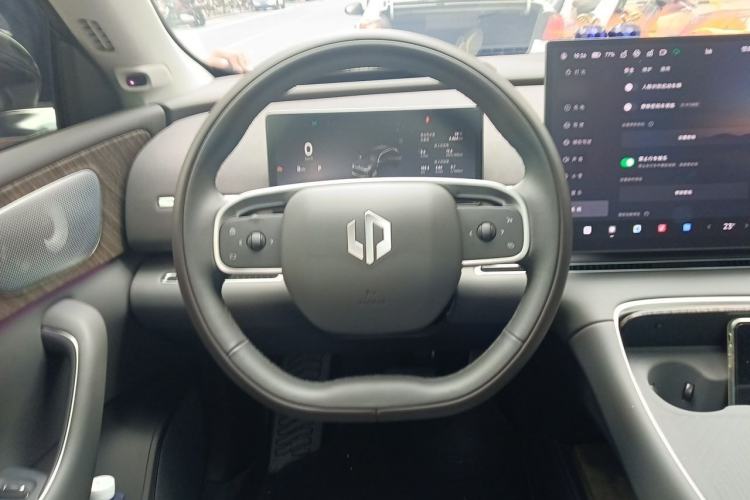 Used Leapmotor C11 2026 Range-Extended 300 LiDAR Prestige Edition Steering Wheel