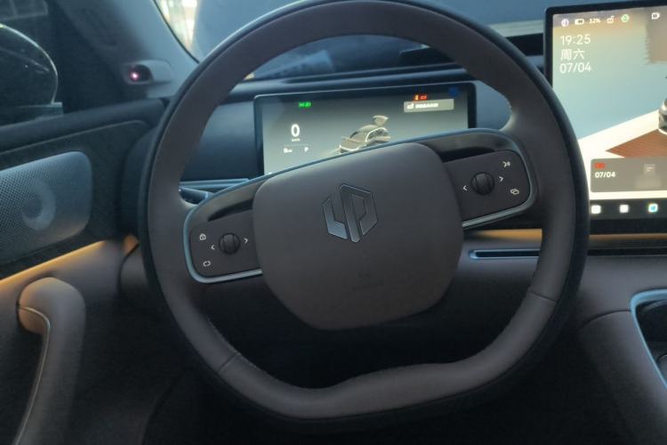 Used Leapmotor C11 2026 All-Electric 640 LiDAR Prestige Edition Steering Wheel