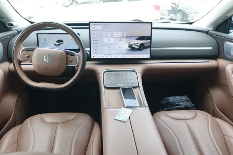 Used Leapmotor C11 2026 All-Electric 640 LiDAR Prestige Edition Center Console