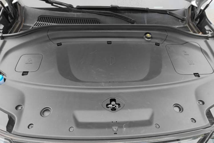 Used Leapmotor C11 2026 All-Electric 640 LiDAR Edition Engine Bay