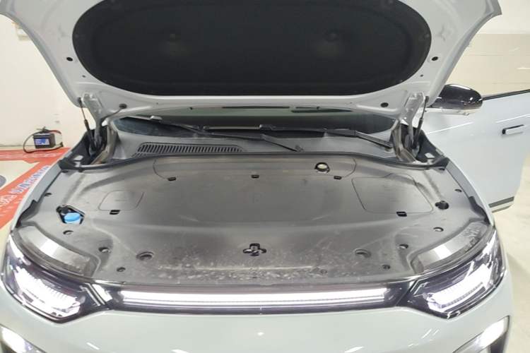 Used Leapmotor C11 2026 All-Electric 640 LiDAR Prestige Edition Engine Bay
