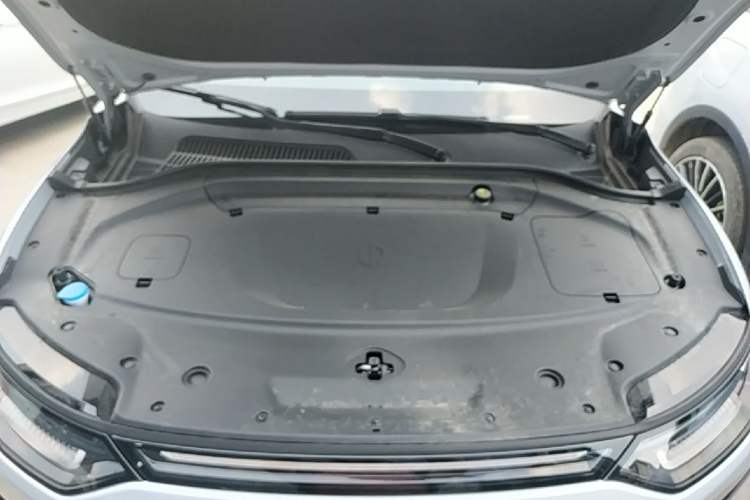 Used Leapmotor C11 2026 All-Electric 640 LiDAR Prestige Edition Engine Bay