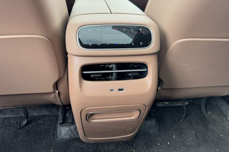 Used Leapmotor C11 2026 All-Electric 640 LiDAR Prestige Edition Interior 3