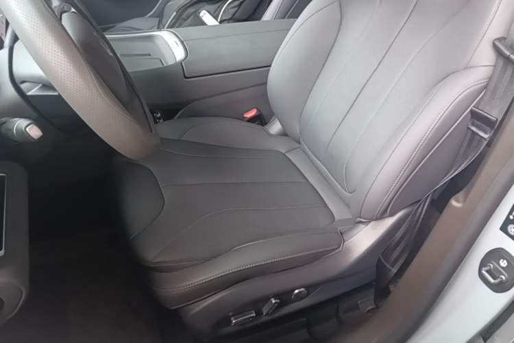 Used Leapmotor C11 2026 All-Electric 640 LiDAR Prestige Edition Left Front Seat