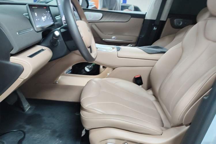 Used Leapmotor C11 2026 All-Electric 640 LiDAR Prestige Edition Left Front Seat
