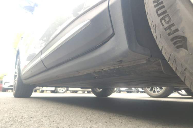 Used Leapmotor C11 2026 All-Electric 640 LiDAR Prestige Edition Left Side Sill