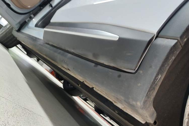Used Leapmotor C11 2026 All-Electric 640 LiDAR Prestige Edition Left Side Sill