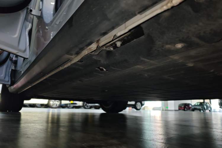 Used Leapmotor C11 2026 All-Electric 640 LiDAR Prestige Edition Left Side Sill