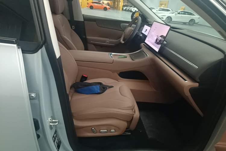 Used Leapmotor C11 2026 All-Electric 640 LiDAR Prestige Edition Right Front Seat