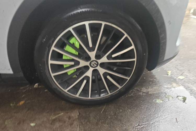 Used Leapmotor C11 2026 All-Electric 640 LiDAR Edition Right Front Wheel Hub