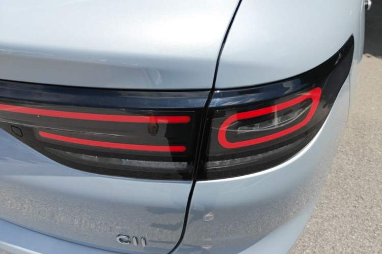 Used Leapmotor C11 2026 All-Electric 640 LiDAR Prestige Edition Right Rear Taillight
