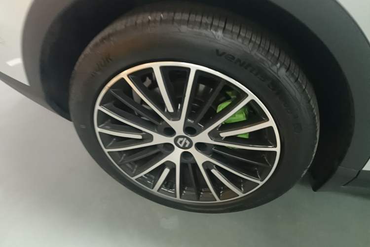Used Leapmotor C11 2026 All-Electric 640 LiDAR Prestige Edition Right Rear Wheel Hub