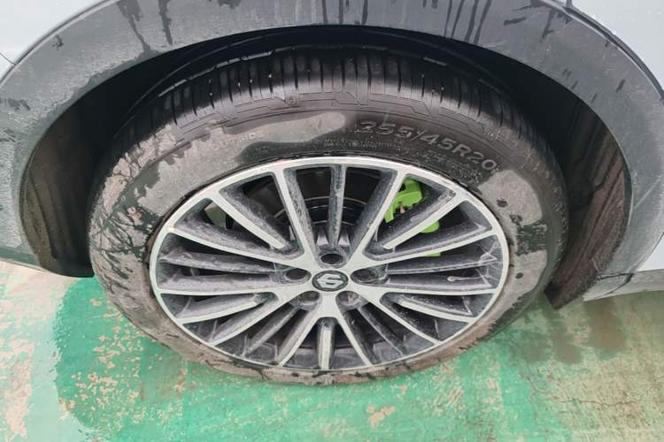 Used Leapmotor C11 2026 All-Electric 640 LiDAR Prestige Edition Right Rear Wheel Hub