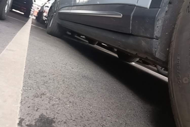Used Leapmotor C11 2026 All-Electric 640 LiDAR Prestige Edition Right Side Sill