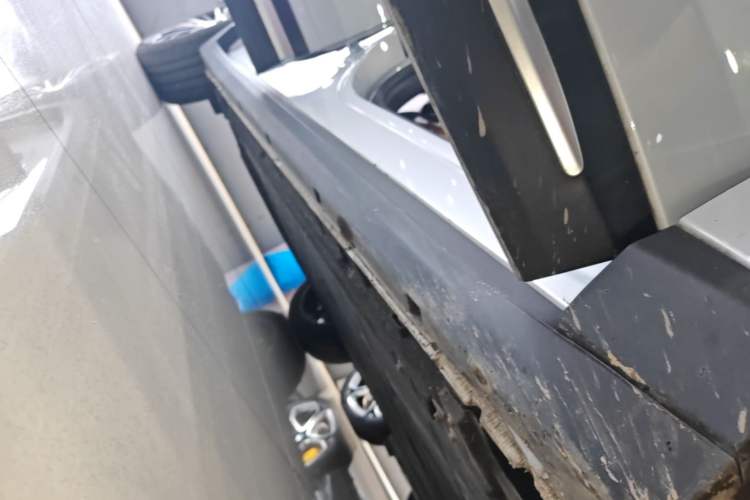 Used Leapmotor C11 2026 All-Electric 640 LiDAR Prestige Edition Right Side Sill