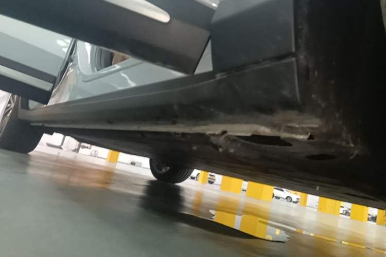 Used Leapmotor C11 2026 All-Electric 640 LiDAR Prestige Edition Right Side Sill