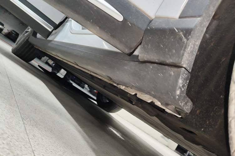 Used Leapmotor C11 2026 All-Electric 640 LiDAR Prestige Edition Right Side Sill