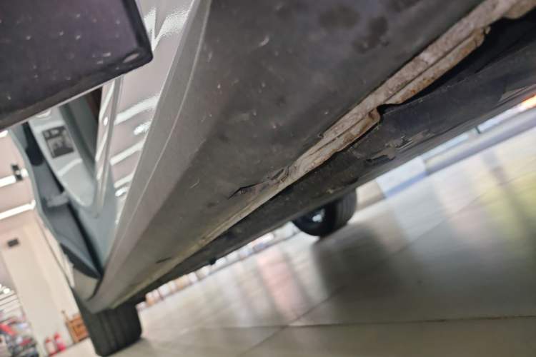 Used Leapmotor C11 2026 All-Electric 640 LiDAR Prestige Edition Right Side Sill