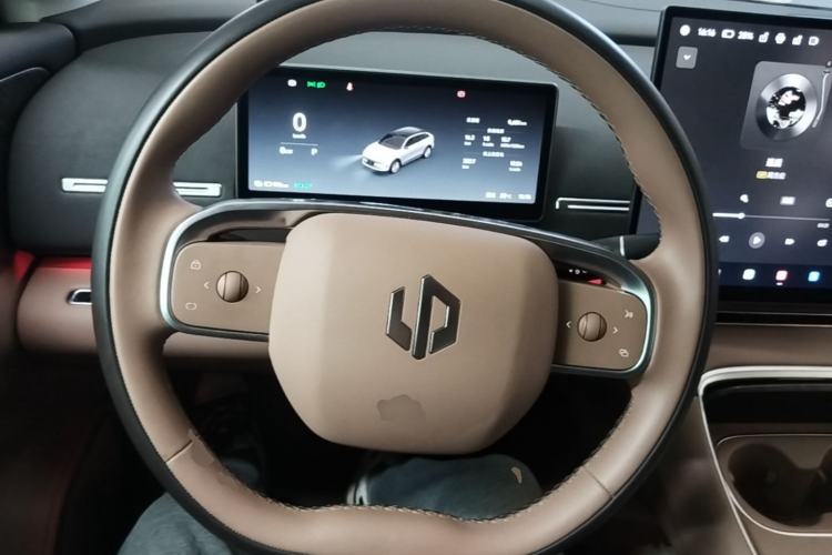 Used Leapmotor C11 2026 All-Electric 640 LiDAR Prestige Edition Steering Wheel