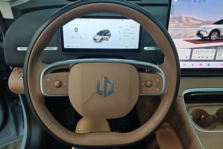 Used Leapmotor C11 2026 All-Electric 640 LiDAR Prestige Edition Steering Wheel