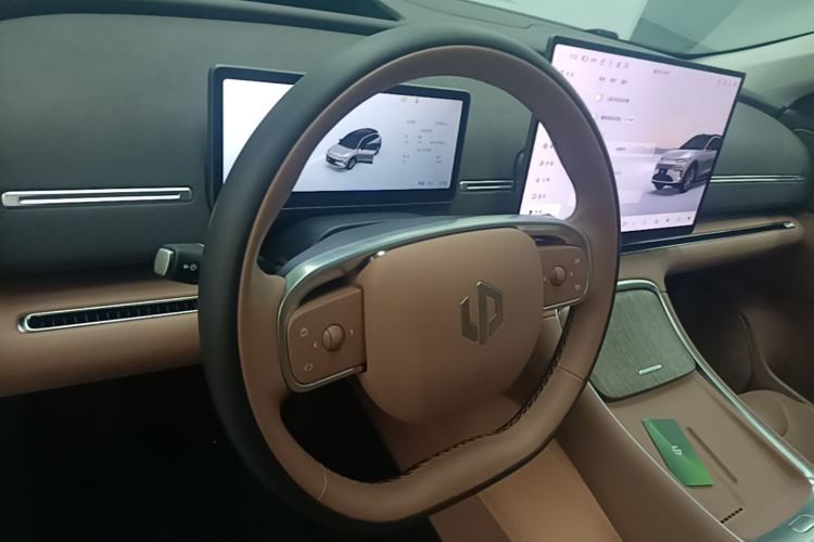 Used Leapmotor C11 2026 All-Electric 640 LiDAR Prestige Edition Steering Wheel