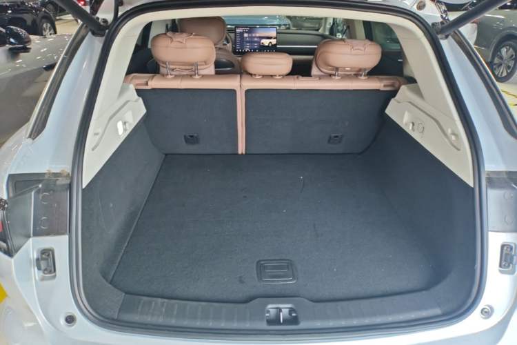 Used Leapmotor C11 2026 All-Electric 640 LiDAR Prestige Edition Trunk