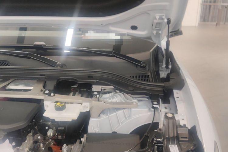 Used Leapmotor C11 2026 Range-Extended 300 LiDAR Prestige Edition Engine Bay Left