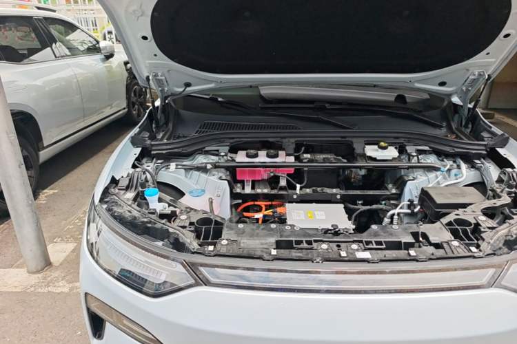 Used Leapmotor C11 2026 All-Electric 640 LiDAR Prestige Edition Engine Bay Right