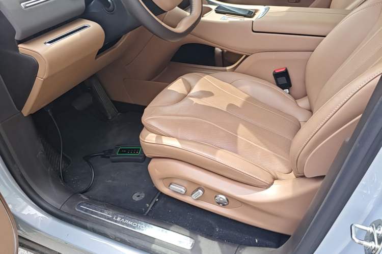 Used Leapmotor C11 2026 All-Electric 640 LiDAR Prestige Edition Left Front Seat