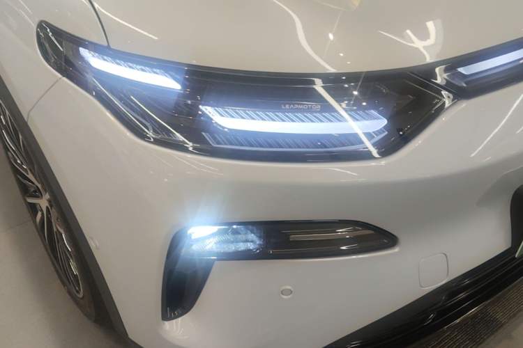 Used Leapmotor C11 2026 Range-Extended 300 LiDAR Prestige Edition Right Front Headlight